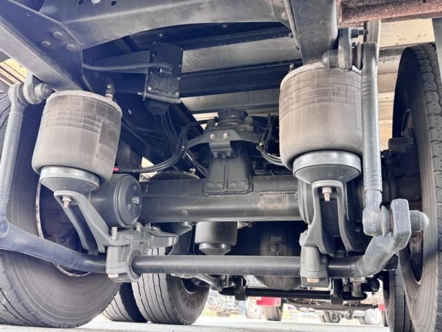 NISSAN DIESEL Quon 2020