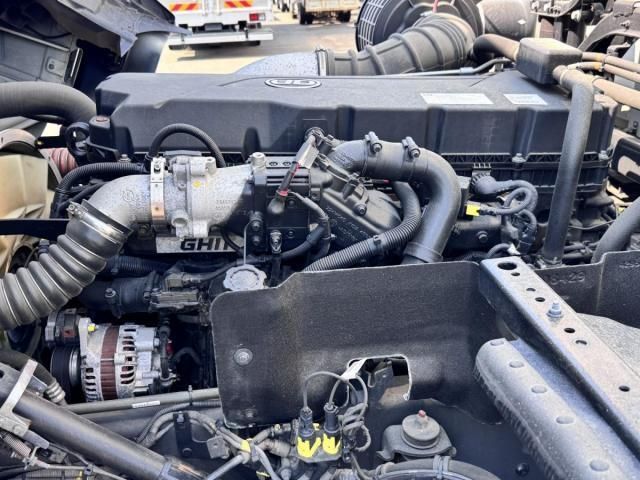 NISSAN DIESEL Quon 2020