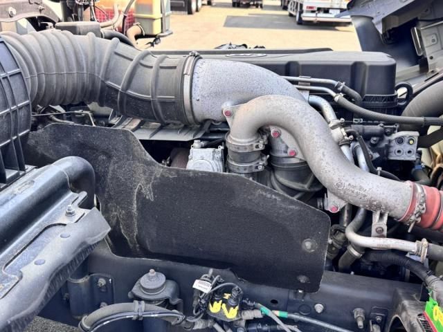 NISSAN DIESEL Quon 2020