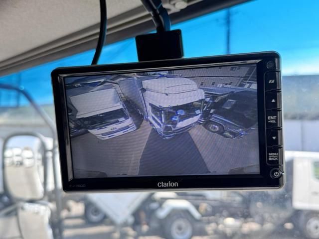 NISSAN DIESEL Quon 2020