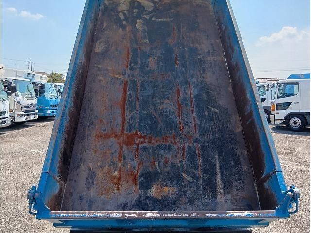 MITSUBISHI CANTER 2011