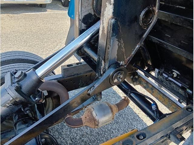 MITSUBISHI CANTER 2011