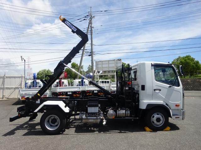 MITSUBISHI FUSOU FIGHTER 2024