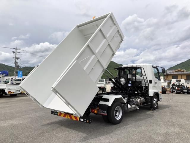 MITSUBISHI FUSOU FIGHTER 2025