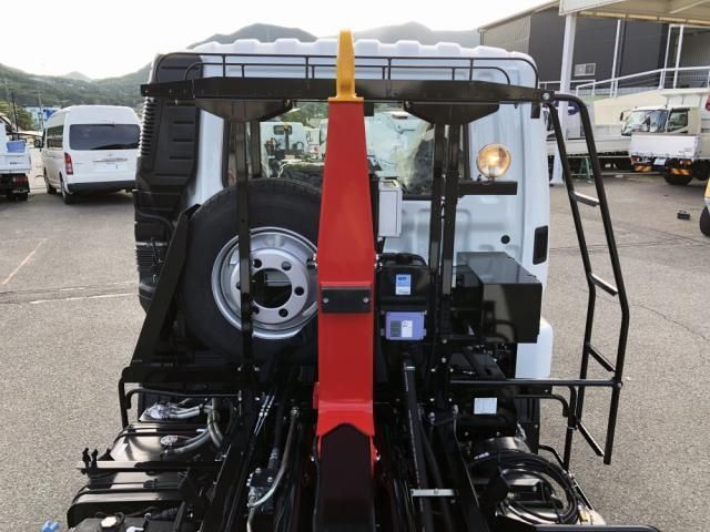 MITSUBISHI FUSOU FIGHTER 2025