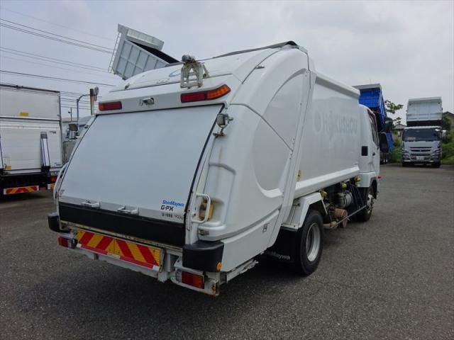 MITSUBISHI FUSOU FIGHTER 2013