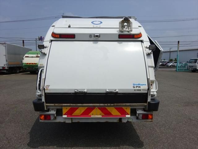 MITSUBISHI FUSOU FIGHTER 2013