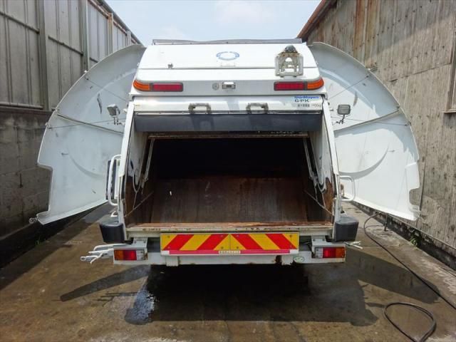 MITSUBISHI FUSOU FIGHTER 2013