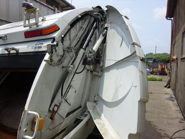 MITSUBISHI FUSOU FIGHTER 2013