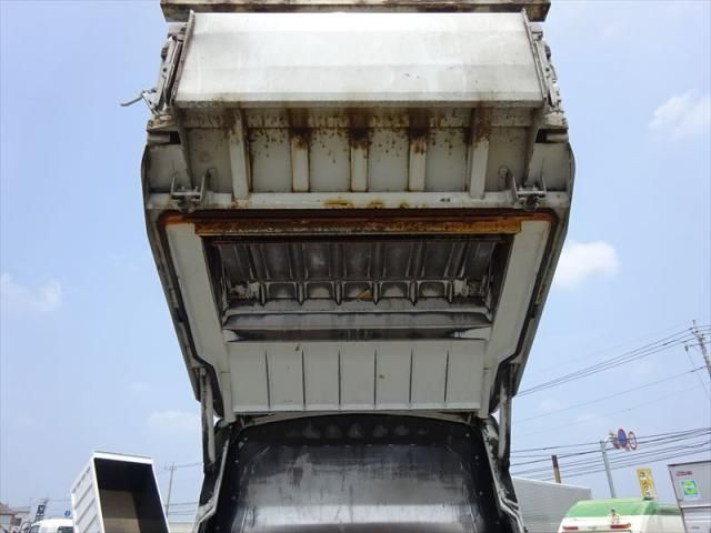 MITSUBISHI FUSOU FIGHTER 2013