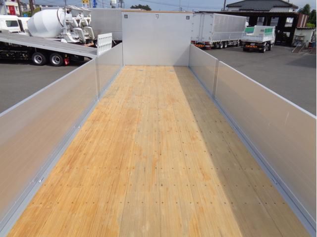 MITSUBISHI FUSOU SUPER GREAT 2025