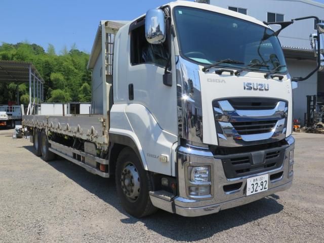 ISUZU GIGA 2016