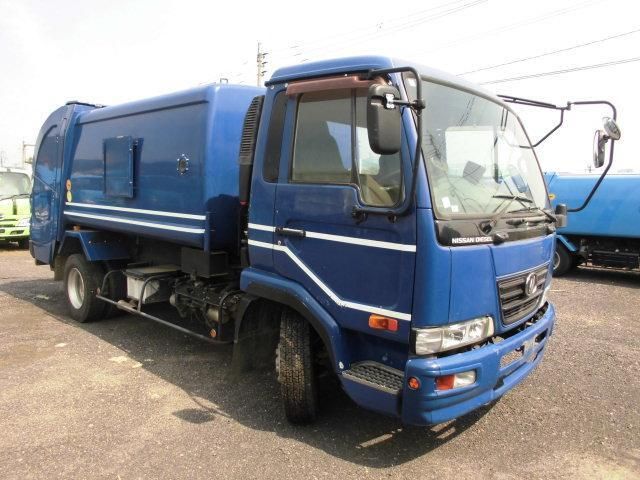 NISSAN DIESEL CONDOR 2010