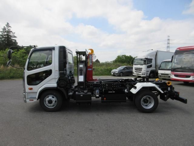 MITSUBISHI FUSOU FIGHTER 2025