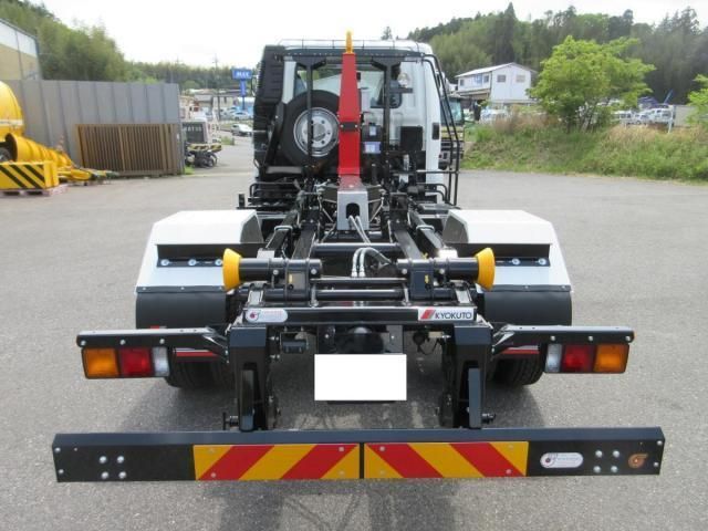 MITSUBISHI FUSOU FIGHTER 2025