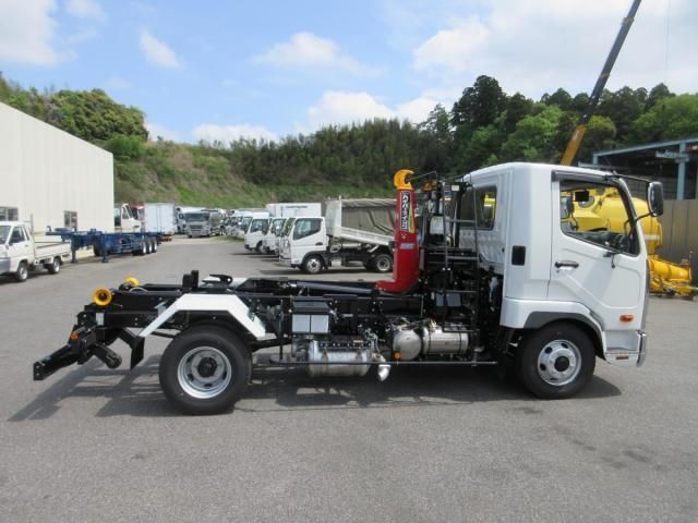 MITSUBISHI FUSOU FIGHTER 2025