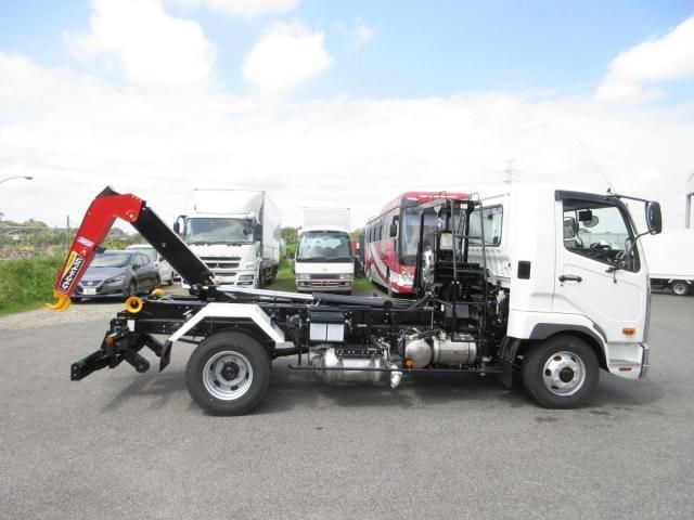 MITSUBISHI FUSOU FIGHTER 2025