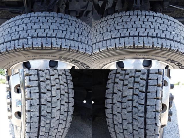 MITSUBISHI FUSOU SUPER GREAT 2014