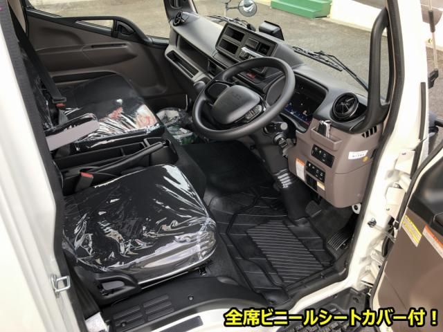 MITSUBISHI CANTER 2025