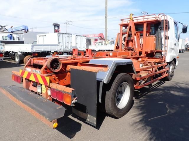 MITSUBISHI FUSOU FIGHTER 2011