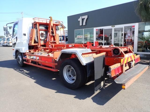 MITSUBISHI FUSOU FIGHTER 2011