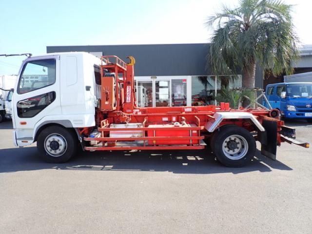 MITSUBISHI FUSOU FIGHTER 2011