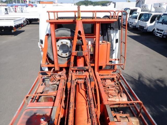 MITSUBISHI FUSOU FIGHTER 2011