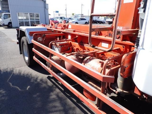 MITSUBISHI FUSOU FIGHTER 2011