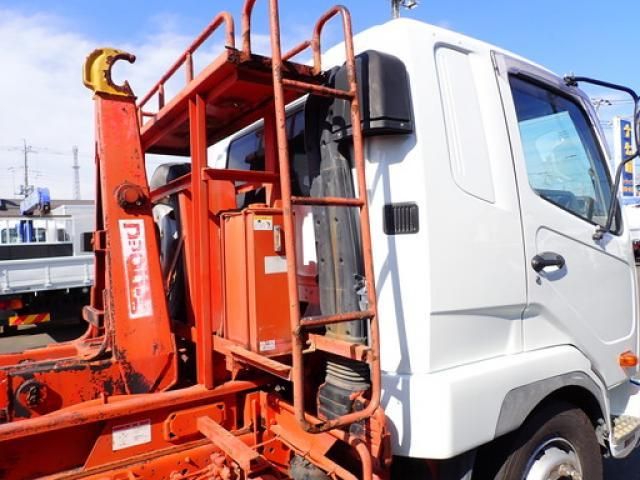 MITSUBISHI FUSOU FIGHTER 2011