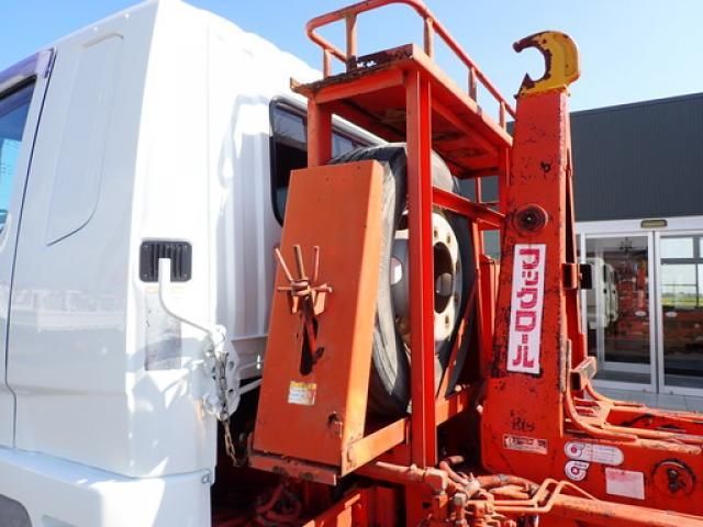 MITSUBISHI FUSOU FIGHTER 2011