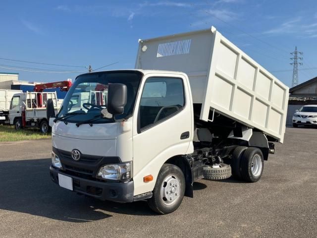 TOYOTA DYNA 2017
