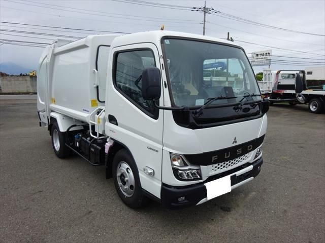 MITSUBISHI CANTER 2025