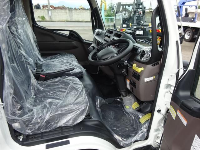 MITSUBISHI CANTER 2025