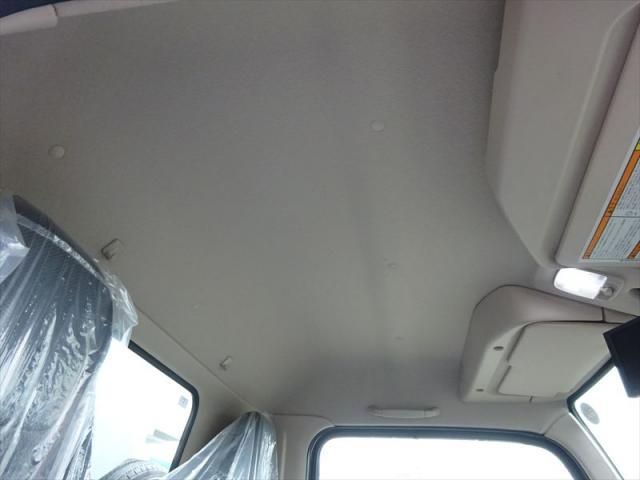 MITSUBISHI CANTER 2025