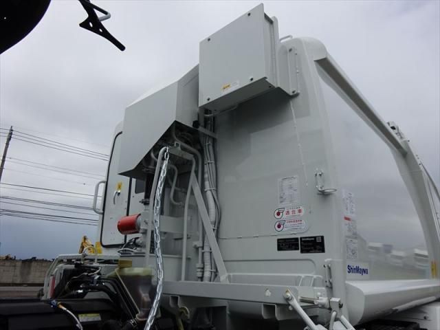 MITSUBISHI CANTER 2025