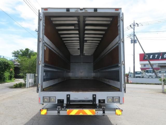 NISSAN DIESEL Quon 2019