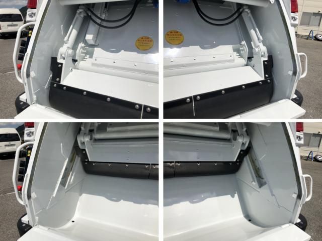 MITSUBISHI CANTER 2025