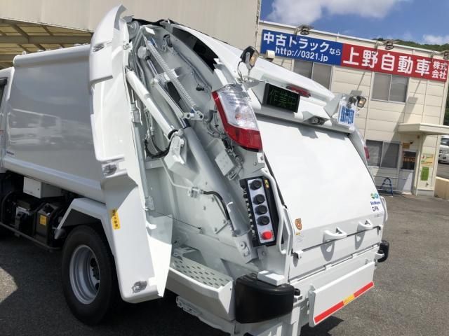 MITSUBISHI CANTER 2025
