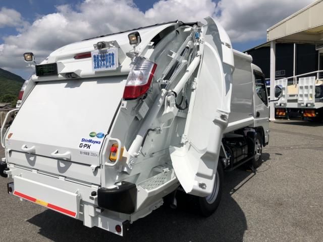 MITSUBISHI CANTER 2025