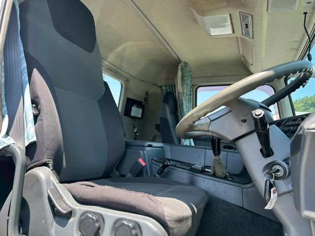 MITSUBISHI FUSOU SUPER GREAT 2014