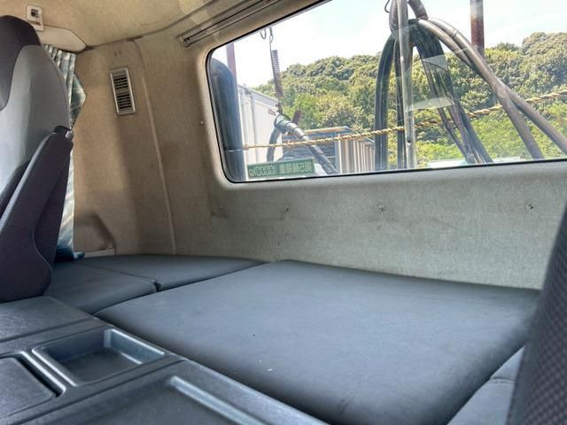 MITSUBISHI FUSOU SUPER GREAT 2014