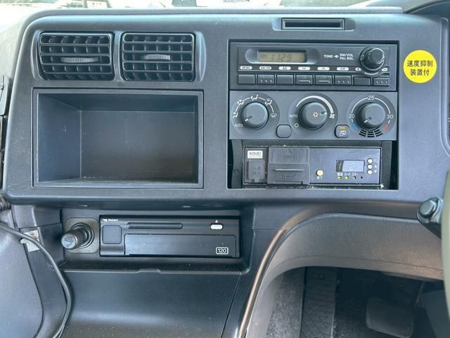 MITSUBISHI FUSOU SUPER GREAT 2014