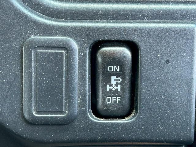 MITSUBISHI FUSOU SUPER GREAT 2014