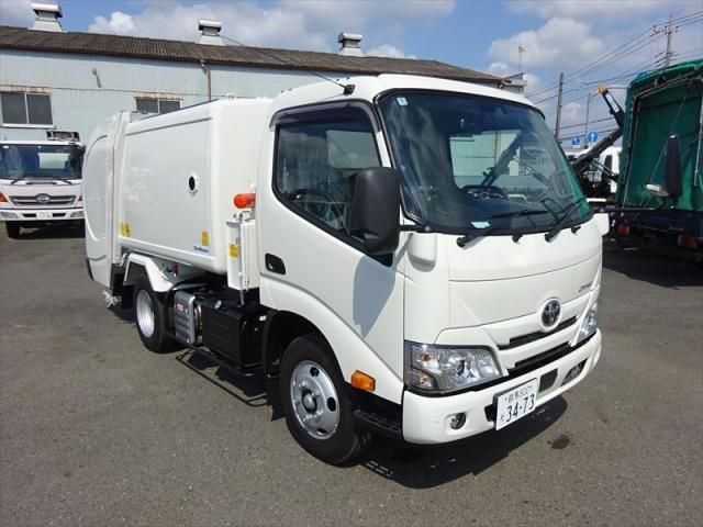 TOYOTA DYNA 2025