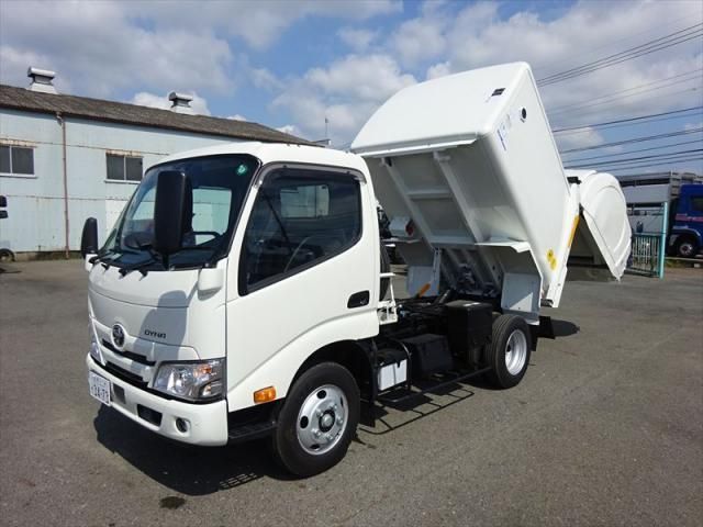 TOYOTA DYNA 2025