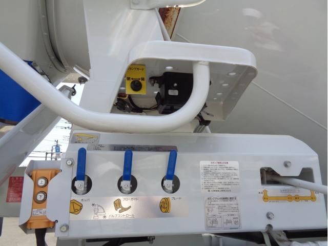 MITSUBISHI FUSOU SUPER GREAT 2023