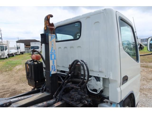 MITSUBISHI CANTER 2003