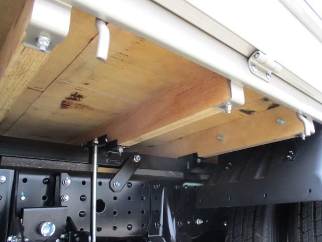 MITSUBISHI CANTER 2025