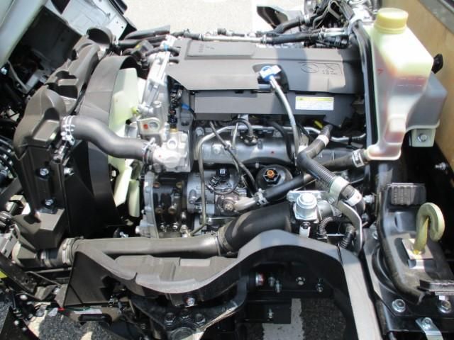 MITSUBISHI CANTER 2025