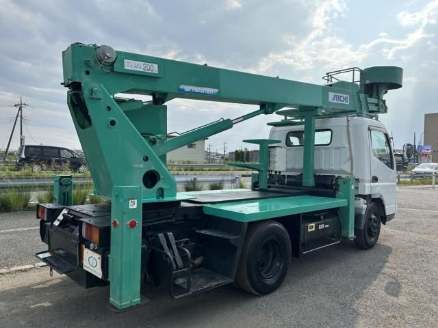 MITSUBISHI CANTER 2003